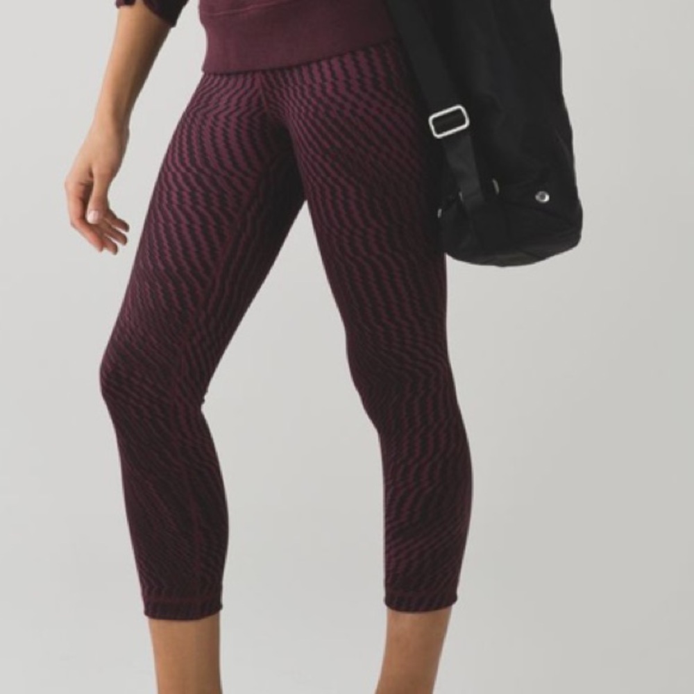 Lululemon Wunder Under Crop size 6